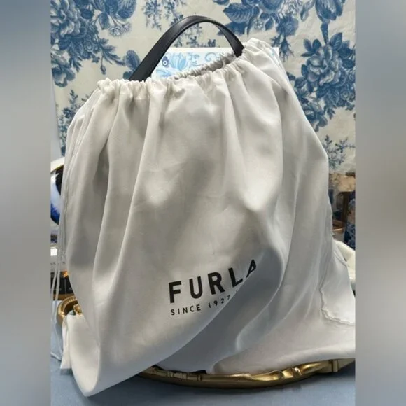 🆕 FURLA 🧿 NWOT Constanza Laser Cut Drawstring Bucket Bag, Black Leather - Picture 13 of 14